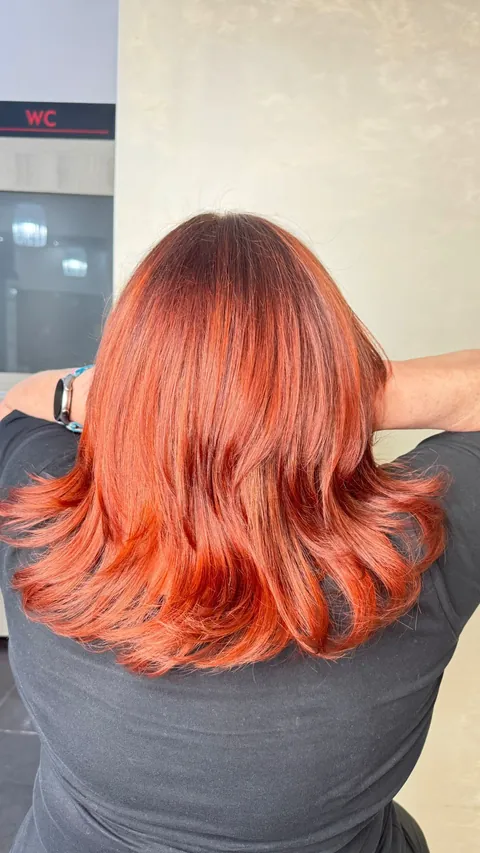 Miedziana koloryzacja — bob, Salon Fryzur Tarnów